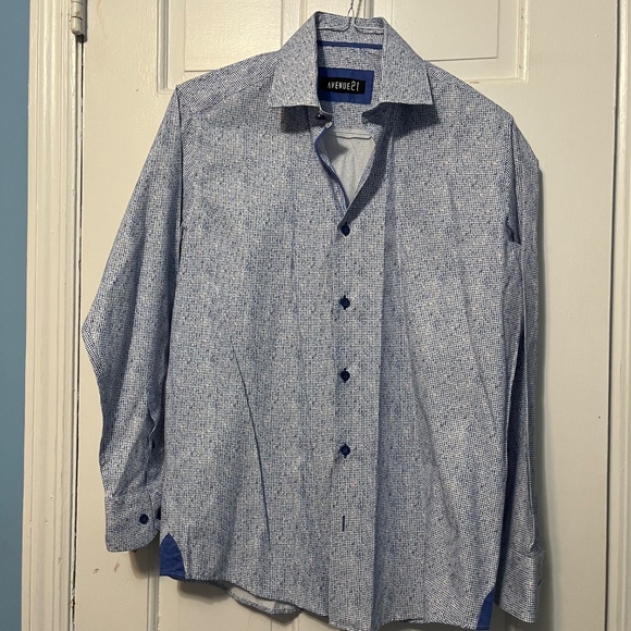 Men's Button down - Picture 2 of 4